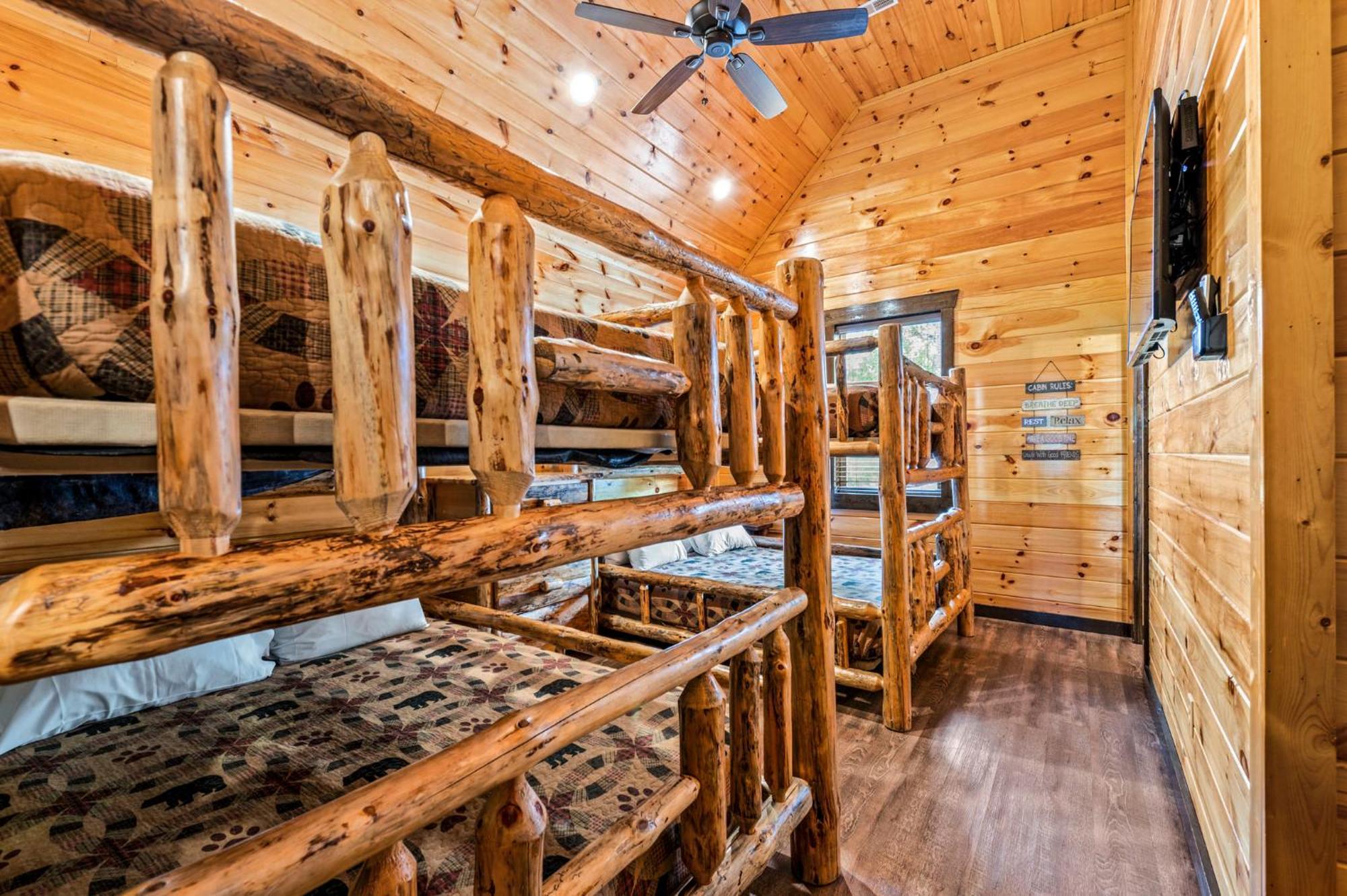 The Mighty Crabapple Manor By Stony Brook Cabins Гатлинбург Экстерьер фото