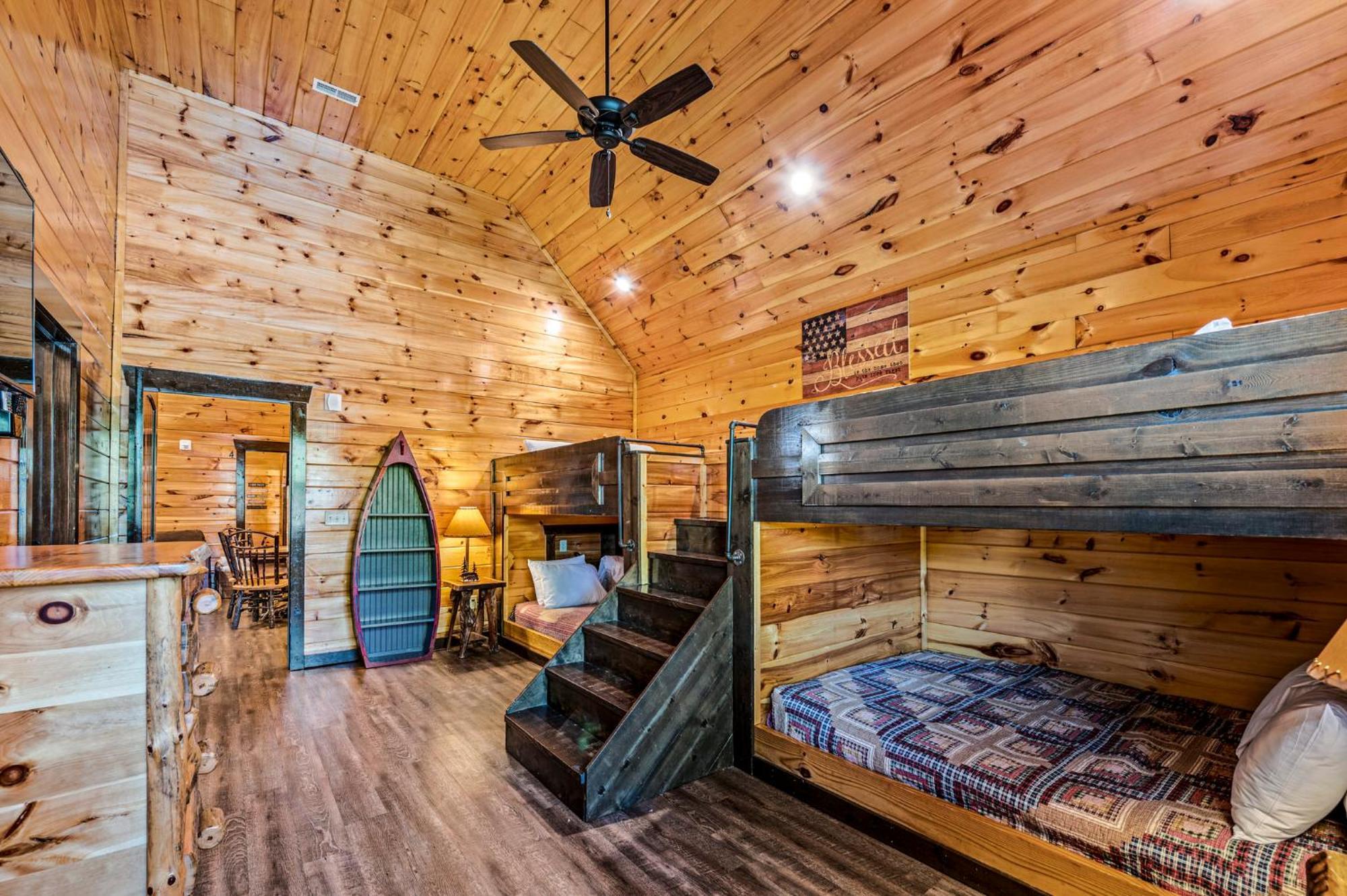 The Mighty Crabapple Manor By Stony Brook Cabins Гатлинбург Экстерьер фото