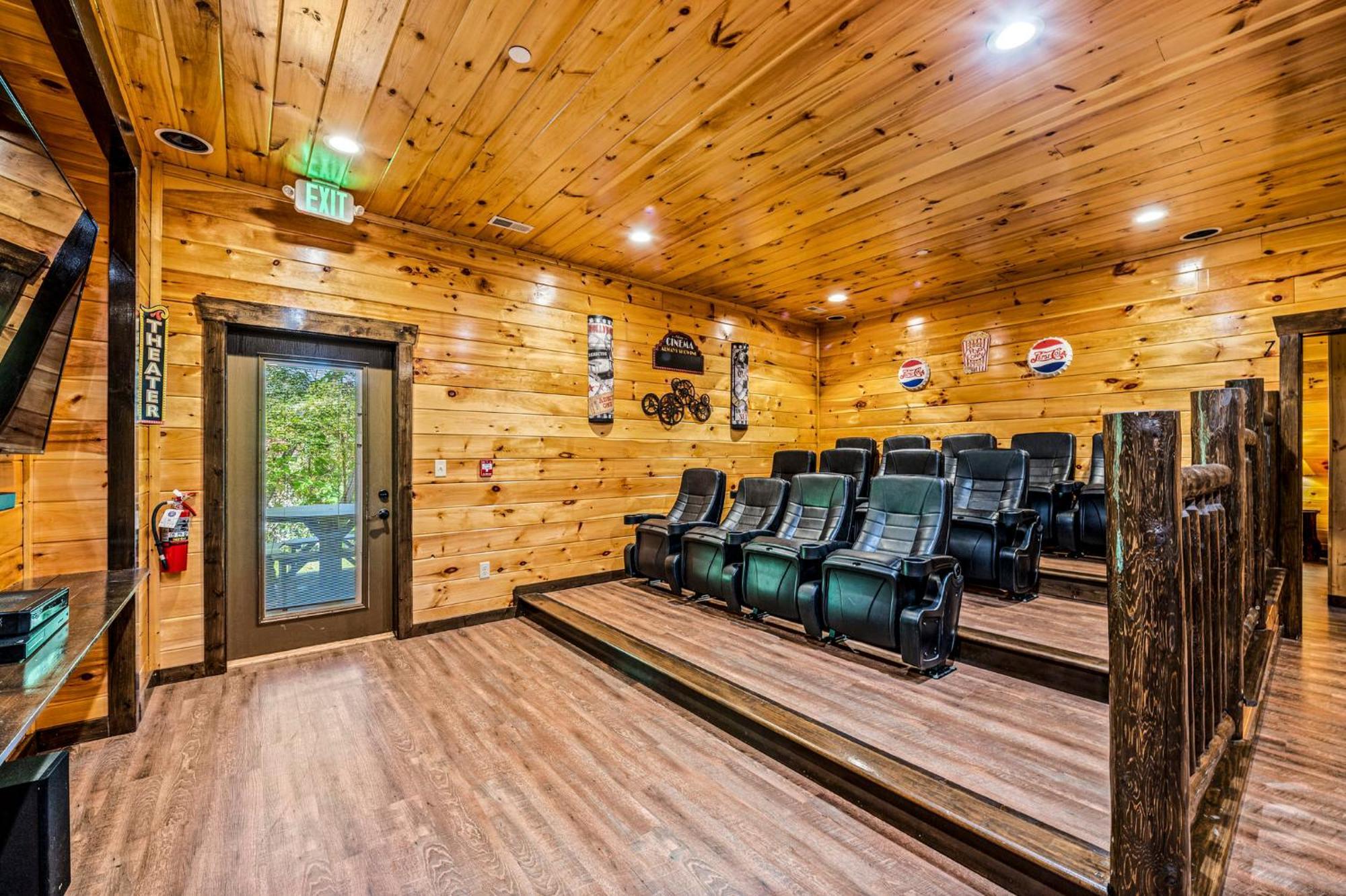 The Mighty Crabapple Manor By Stony Brook Cabins Гатлинбург Экстерьер фото
