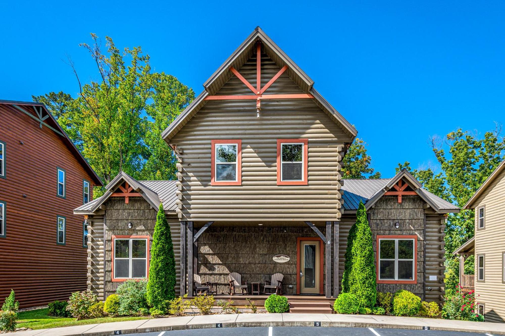 The Mighty Crabapple Manor By Stony Brook Cabins Гатлинбург Экстерьер фото